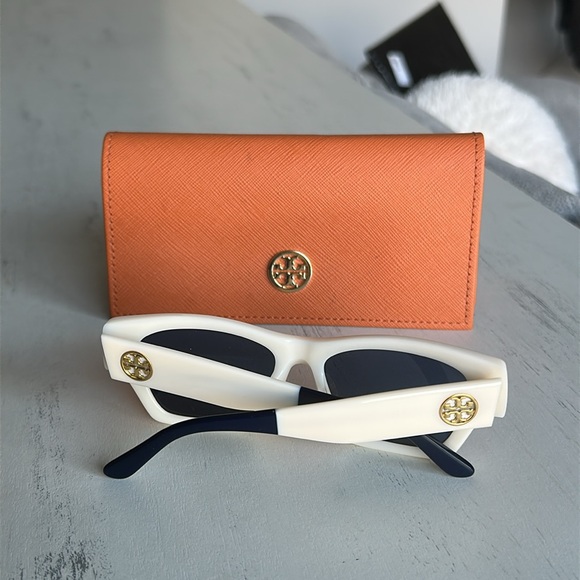 TORY BURCH Ivory and Navy 52mm Sunglasses main image 7
